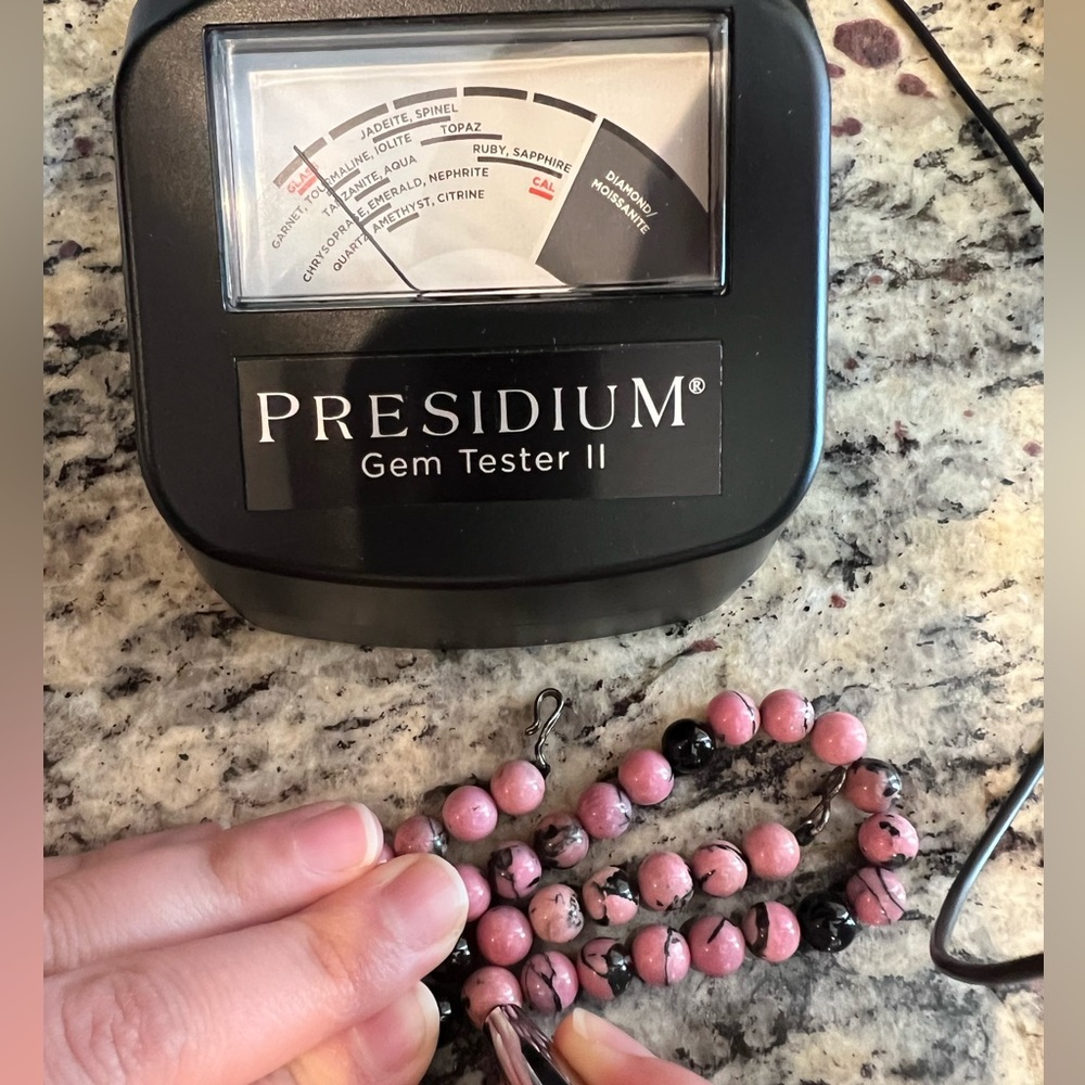 Semi precious stone necklace long 25.5” pink black - Picture 9 of 11